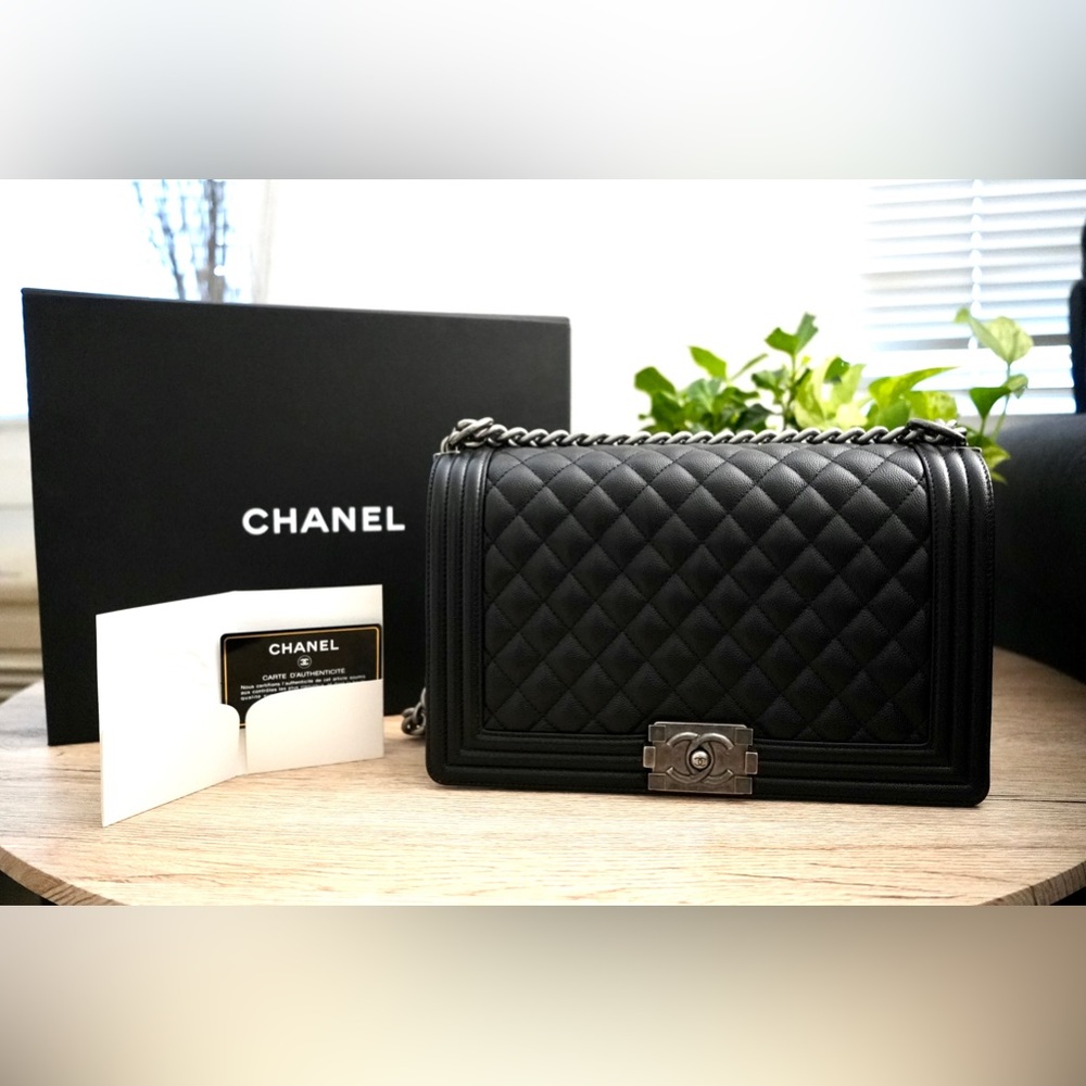 Chanel Boy Flap Bag Quilted Caviar Old Medium Black - Mint Condition! Genuine!
